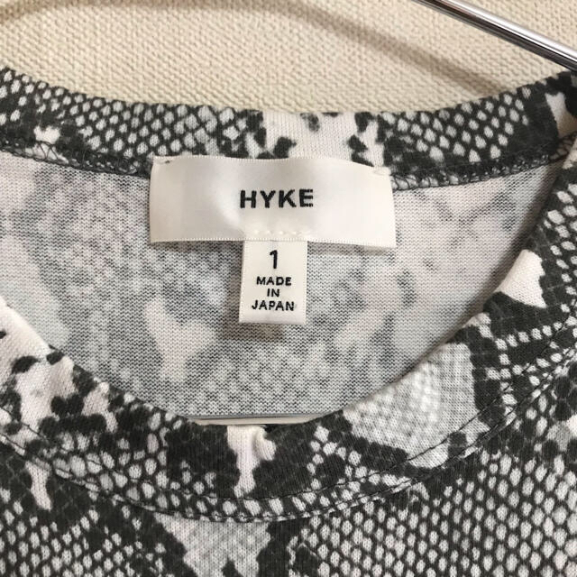 HYKE(ハイク)のHYKE／ハイクノースリーブカットソー　パイソン レディースのトップス(Tシャツ(半袖/袖なし))の商品写真