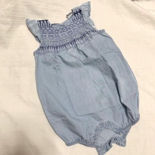 ベビーギャップ(babyGAP)のbaby Gap  刺繍ロンパース　6-12m(ロンパース)