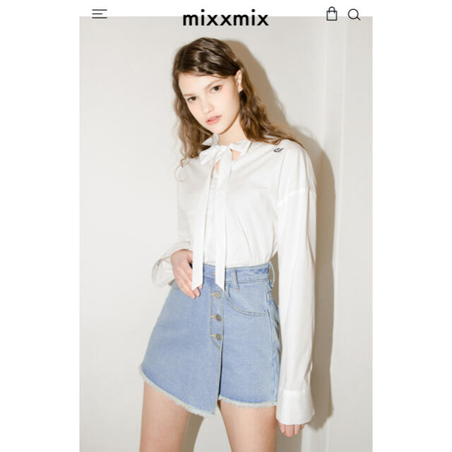 mixxmix(ミックスエックスミックス)のmixxmix seek デニムラップスカートパンツ ブルー　ソミ着用　ioi レディースのスカート(ミニスカート)の商品写真