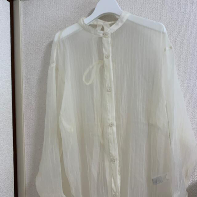 GU(ジーユー)のシアーバックリボンシャツ レディースのトップス(シャツ/ブラウス(長袖/七分))の商品写真