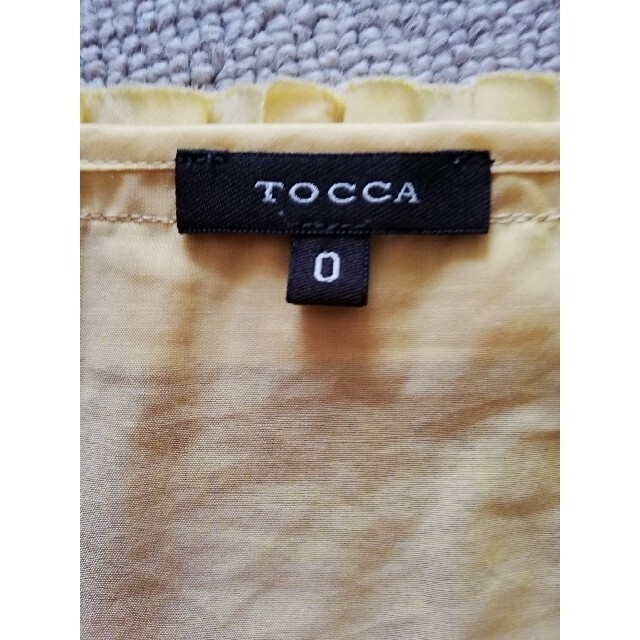 TOCCA(トッカ)のTOCCAイエロー半袖シャツ　日本製/0。 レディースのトップス(シャツ/ブラウス(半袖/袖なし))の商品写真