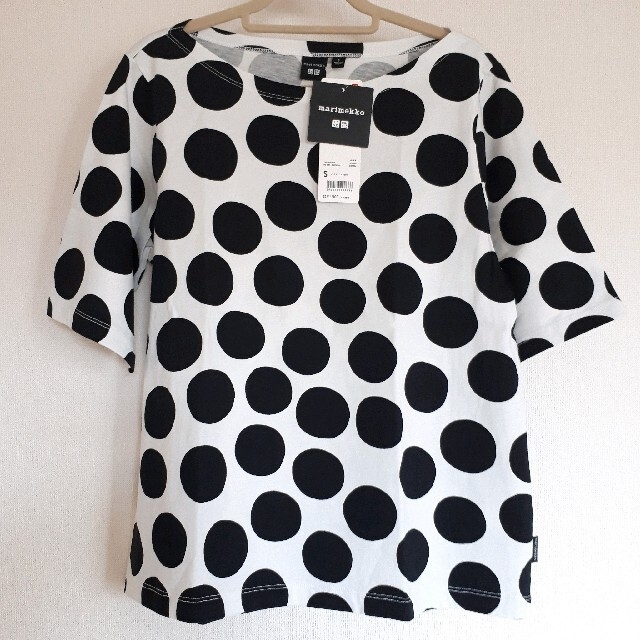 marimekko(マリメッコ)のmarimekko ユニクロ コラボ Tシャツ Sサイズ 未使用 レディースのトップス(Tシャツ(半袖/袖なし))の商品写真