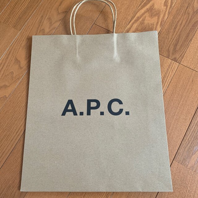 A.P.C(アーペーセー)のAPC 紙袋 レディースのバッグ(ショップ袋)の商品写真