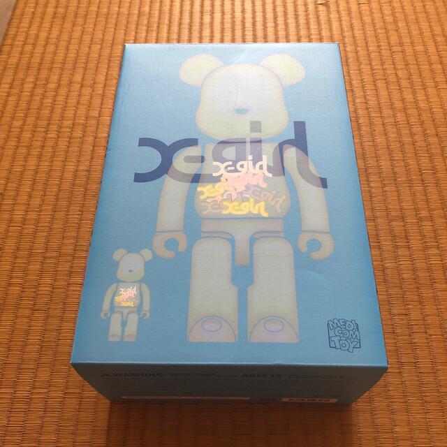 MEDICOM TOY(メディコムトイ)のbe@rbrick x-girl 2021 100% & 400% ベアブリック エンタメ/ホビーのおもちゃ/ぬいぐるみ(キャラクターグッズ)の商品写真