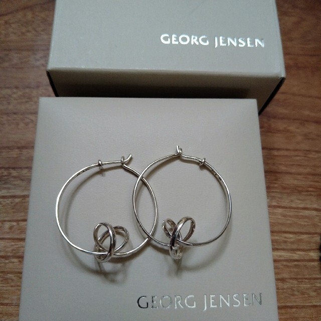 Georg Jensen(ジョージジェンセン)の試着程度　ジョージ ジェンセン　フォゲット ミー ノット　ピアス レディースのアクセサリー(ピアス)の商品写真