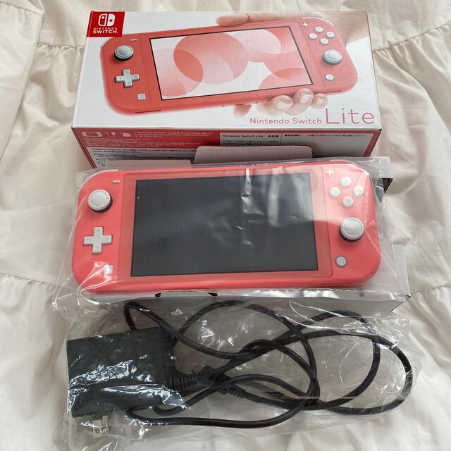 Nintendo Switch NINTENDO SWITCH LITE コーラ エンタメ/ホビーのゲームソフト/ゲーム機本体(家庭用ゲーム機本体)の商品写真