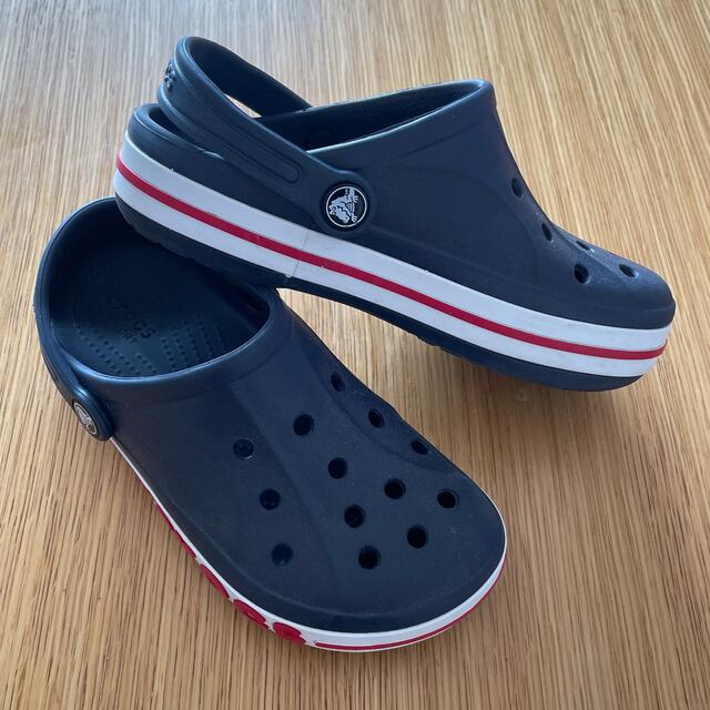 crocs(クロックス)のCROCS クロックス サンダル J2 キッズ/ベビー/マタニティのキッズ靴/シューズ(15cm~)(サンダル)の商品写真