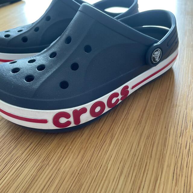 crocs(クロックス)のCROCS クロックス サンダル J2 キッズ/ベビー/マタニティのキッズ靴/シューズ(15cm~)(サンダル)の商品写真