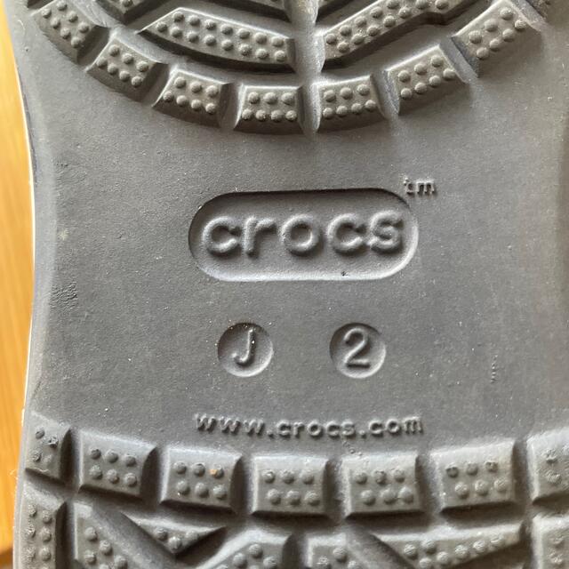 crocs(クロックス)のCROCS クロックス サンダル J2 キッズ/ベビー/マタニティのキッズ靴/シューズ(15cm~)(サンダル)の商品写真