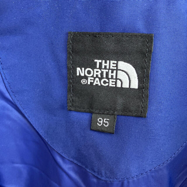 THE NORTH FACE(ザノースフェイス)の新品　THE NORTH FACE マウンテンパーカー ネイビー　レディースL レディースのジャケット/アウター(ナイロンジャケット)の商品写真