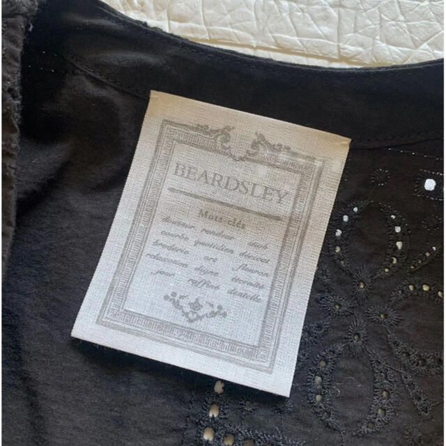 新品　BEARDSLEY 刺繍羽織り　コート　ブラック