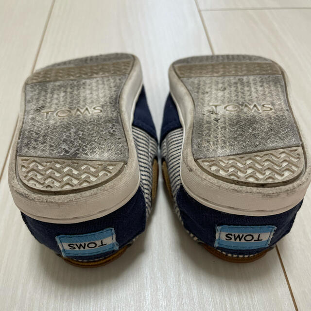 TOMS(トムズ)のTOMSスリッポン 14㌢ キッズ/ベビー/マタニティのベビー靴/シューズ(~14cm)(スリッポン)の商品写真