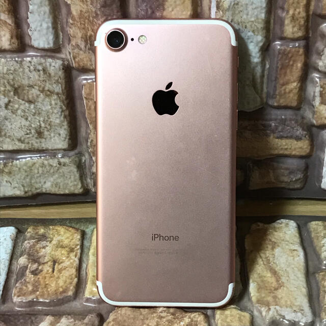 iPhone(アイフォーン)の訳あり！iPhone 7 Rose Gold 256 GB SIMフリー スマホ/家電/カメラのスマートフォン/携帯電話(スマートフォン本体)の商品写真