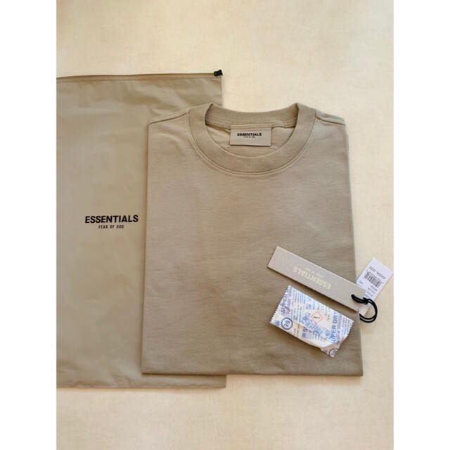 FEAR OF GOD(フィアオブゴッド)のFear Of God Essentials Logo T-shirt  レディースのトップス(Tシャツ(半袖/袖なし))の商品写真