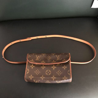 ルイヴィトン(LOUIS VUITTON)のVUITTONウエストポーチの紐（ポーチのおまけ付き）(ポーチ)