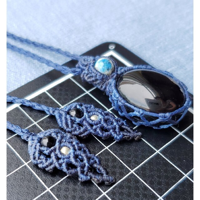 モリオン×K2ブルーマクラメネックレス　ネイビー系２色編み ハンドメイドのアクセサリー(ネックレス)の商品写真