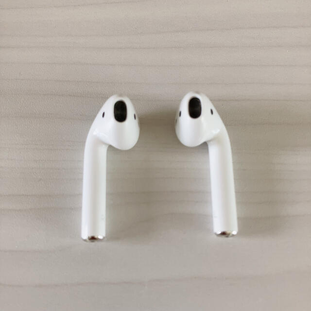 Apple(アップル)のApple * AirPods 第一世代 スマホ/家電/カメラのオーディオ機器(ヘッドフォン/イヤフォン)の商品写真