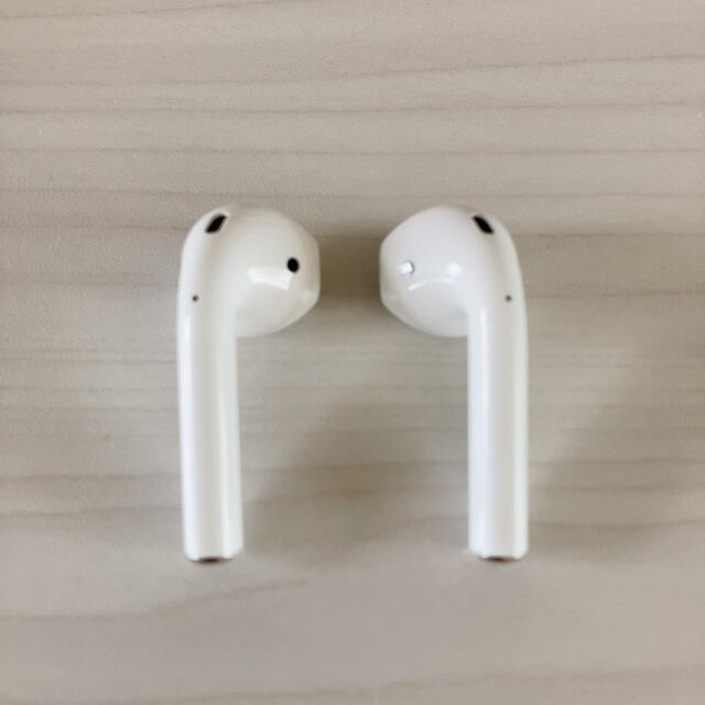 Apple(アップル)のApple * AirPods 第一世代 スマホ/家電/カメラのオーディオ機器(ヘッドフォン/イヤフォン)の商品写真