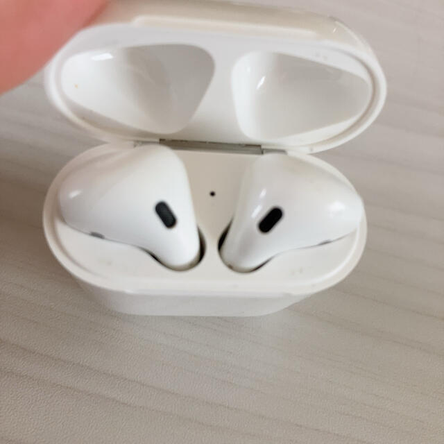 Apple(アップル)のApple * AirPods 第一世代 スマホ/家電/カメラのオーディオ機器(ヘッドフォン/イヤフォン)の商品写真