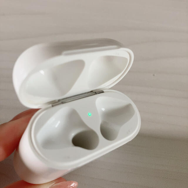 Apple(アップル)のApple * AirPods 第一世代 スマホ/家電/カメラのオーディオ機器(ヘッドフォン/イヤフォン)の商品写真