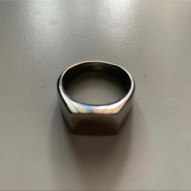 指輪　スチールグレー　シンプル レディースのアクセサリー(リング(指輪))の商品写真