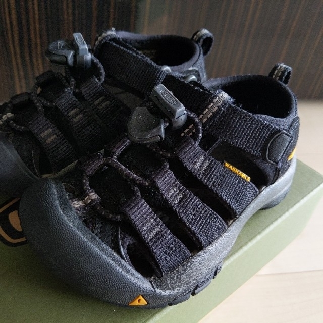 KEEN(キーン)の★じぷたん様★KEEN　ニューポートエイチツー　キッズサンダル キッズ/ベビー/マタニティのキッズ靴/シューズ(15cm~)(サンダル)の商品写真