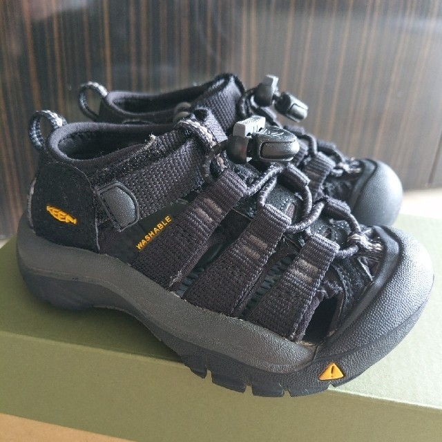 KEEN(キーン)の★じぷたん様★KEEN　ニューポートエイチツー　キッズサンダル キッズ/ベビー/マタニティのキッズ靴/シューズ(15cm~)(サンダル)の商品写真