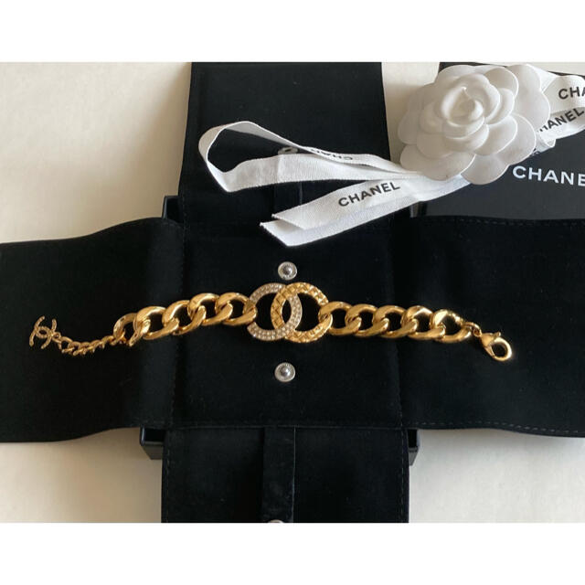 CHANEL(シャネル)のシャネル❤️太チェーン　ビックロゴ　ブレスレット❤️極美品 レディースのアクセサリー(ブレスレット/バングル)の商品写真