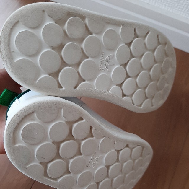 adidas(アディダス)のアディダス　スタンスミス　13センチ キッズ/ベビー/マタニティのベビー靴/シューズ(~14cm)(スニーカー)の商品写真