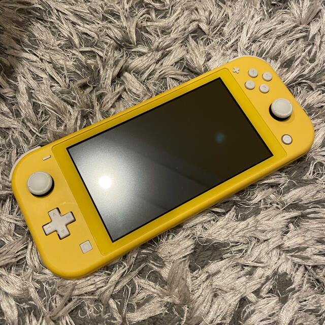 Nintendo Switch(ニンテンドースイッチ)のNintendo Switch Lite Yellow エンタメ/ホビーのゲームソフト/ゲーム機本体(携帯用ゲーム機本体)の商品写真