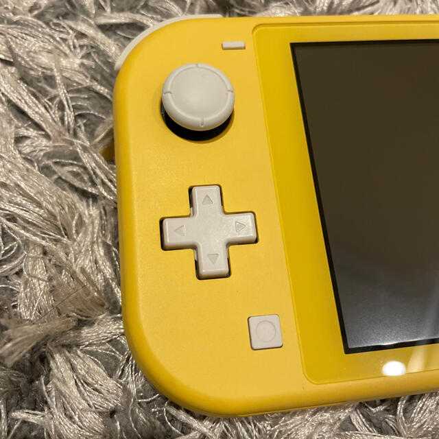 Nintendo Switch(ニンテンドースイッチ)のNintendo Switch Lite Yellow エンタメ/ホビーのゲームソフト/ゲーム機本体(携帯用ゲーム機本体)の商品写真