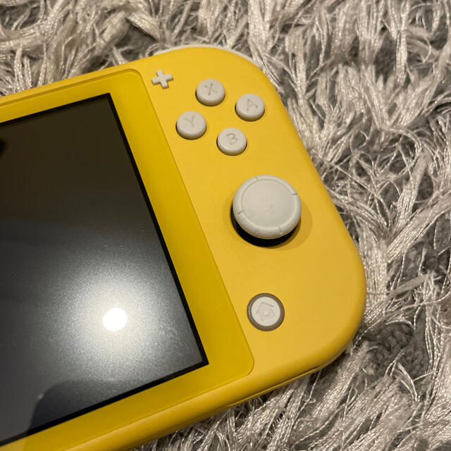 Nintendo Switch(ニンテンドースイッチ)のNintendo Switch Lite Yellow エンタメ/ホビーのゲームソフト/ゲーム機本体(携帯用ゲーム機本体)の商品写真