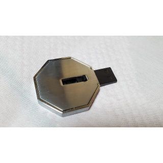 正規 ブルガリ ブランドロゴ オクト USBメモリ ジオメトリー 4Gデバイス