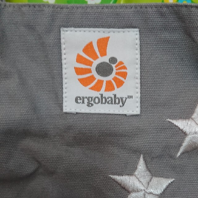 Ergobaby(エルゴベビー)の【試着のみ】Ergobaby ドールキャリア キッズ/ベビー/マタニティのおもちゃ(ぬいぐるみ/人形)の商品写真