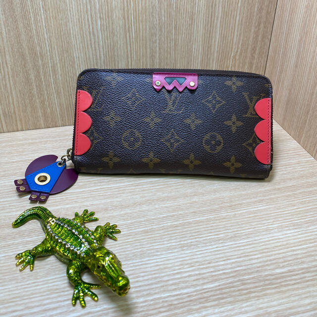 今年の新作から定番まで！ VUITTON LOUIS - トーテムジッピー