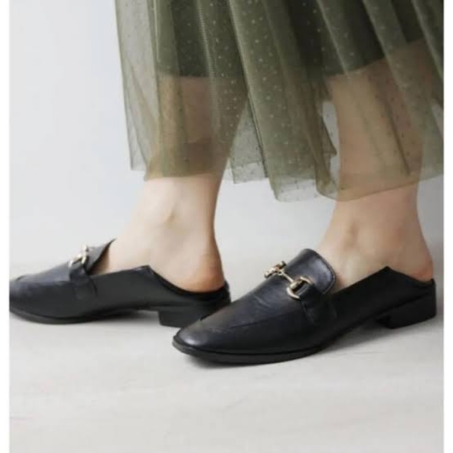 宇野実彩子　LAVANDA  ビットローファー　BLACK レディースの靴/シューズ(ローファー/革靴)の商品写真