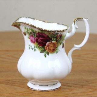 ロイヤルアルバート(ROYAL ALBERT)のロイヤルアルバート  オールドカントリーローズ　クリーマー　ミルクジャグ　バラ(食器)