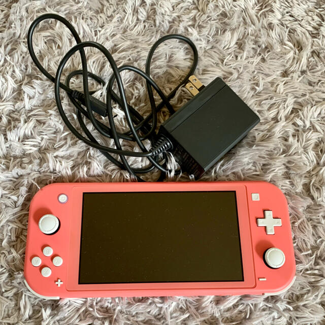 Nintendo Switch(ニンテンドースイッチ)のNintendo Switch NINTENDO SWITCH LITE コーラ エンタメ/ホビーのゲームソフト/ゲーム機本体(家庭用ゲーム機本体)の商品写真