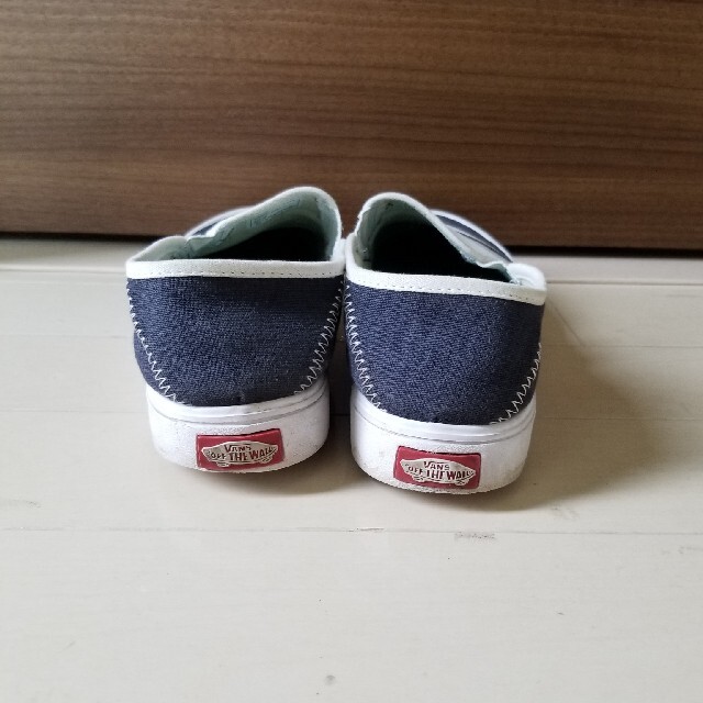 VANS(ヴァンズ)のVANS◆白ラインネイビースリッポン 22.5㎝ スニーカー キッズ/ベビー/マタニティのキッズ靴/シューズ(15cm~)(スリッポン)の商品写真