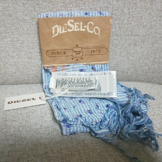 DIESEL(ディーゼル)の新品！ DIESEL スカーフ レディースのファッション小物(バンダナ/スカーフ)の商品写真