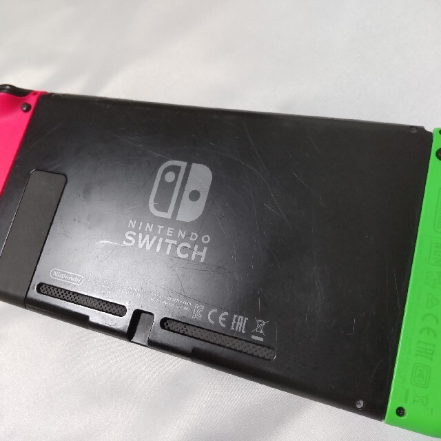 Nintendo Switch(ニンテンドースイッチ)のNintendo Switch 旧型 スプラトゥーンバージョン エンタメ/ホビーのゲームソフト/ゲーム機本体(家庭用ゲーム機本体)の商品写真