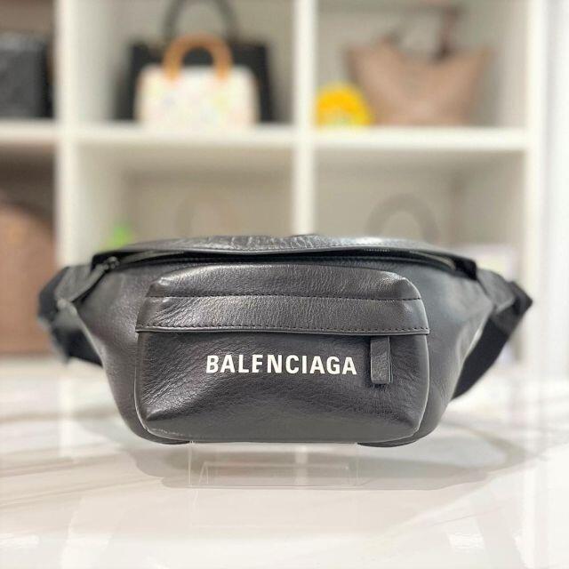 Balenciaga(バレンシアガ)の未使用に近い★　バレンシアガ　エブリデイ　ボディバッグ　黒 メンズのバッグ(ボディーバッグ)の商品写真