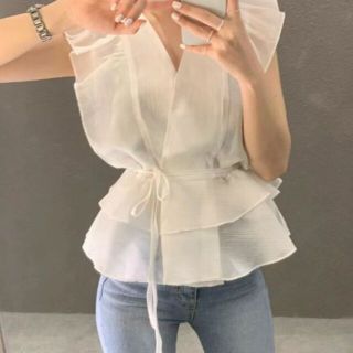ザラ フリルブラウス シャツ ブラウス レディース 半袖 ノースリーブ の通販 50点 Zaraのレディースを買うならラクマ