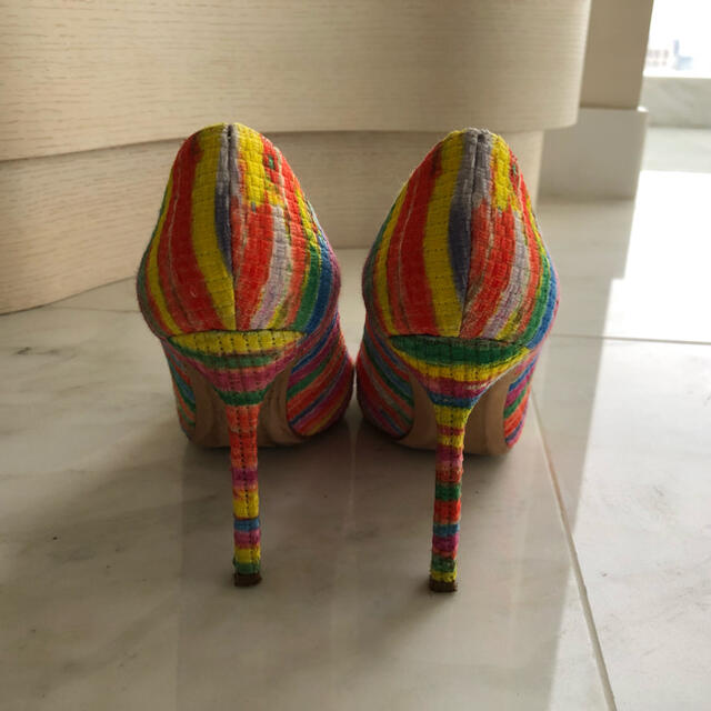 MANOLO BLAHNIK - MANOLO BLAHNIK マルチカラーパンプスの通販 by チャンキー's shop|マノロブラニクならラクマ 赤字超特価