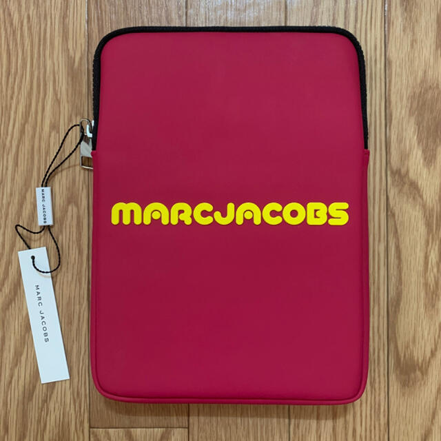 MARC JACOBS(マークジェイコブス)のMARC JACOBS　マーク ジェイコブス　タブレットケース　新品未使用 スマホ/家電/カメラのスマホアクセサリー(iPadケース)の商品写真