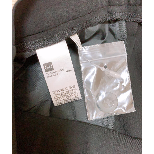 GU(ジーユー)のセンタープレスバミューダパンツ　ブラック　大きいサイズ　試着のみ⭐︎ 売り切れ レディースのパンツ(カジュアルパンツ)の商品写真