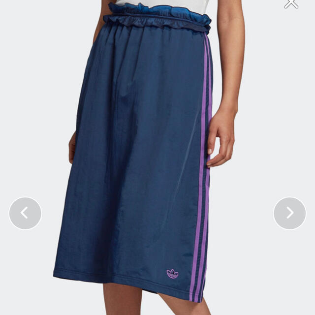 adidas(アディダス)のadidas スカート レディースのスカート(ひざ丈スカート)の商品写真