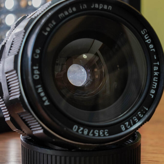 PENTAX(ペンタックス)の【良品】Super Takumar 28mm f3.5  人気の広角MFレンズ スマホ/家電/カメラのカメラ(レンズ(単焦点))の商品写真