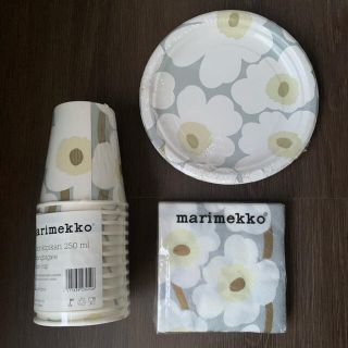 マリメッコ(marimekko)のマリメッコ  marimekko ☆ 紙皿、紙コップ、紙ナフキン　ウニッコ柄(テーブル用品)