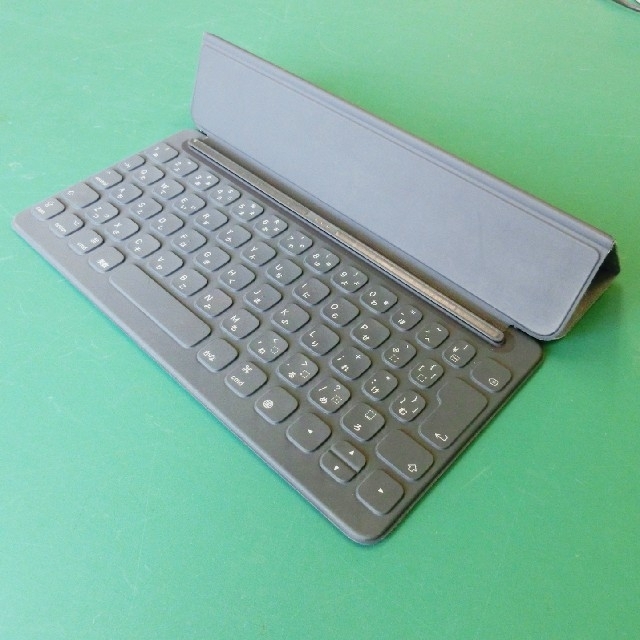 iPad用 スマートキーボード A1829 品PC周辺機器